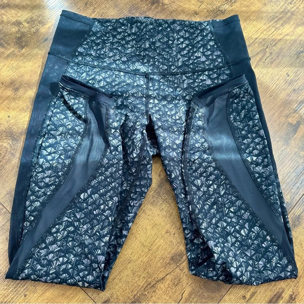 Lululemon Featherlight Light 7/8 Tight, Iridescent Multi Black Luxtreme, 10